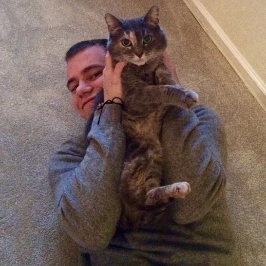 teen-couldn-t-find-a-date-for-the-prom-so-he-took-his-cat-instead-03
