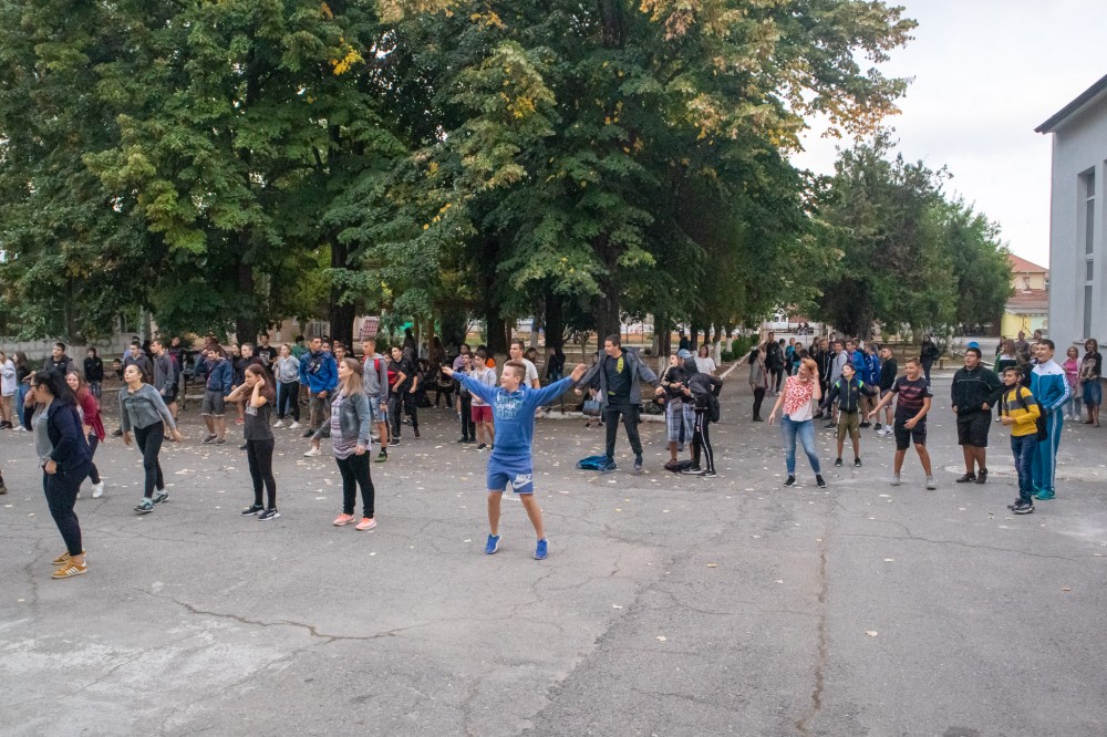 Връщат задължителната сутрешна физзарядка в ямболските училища