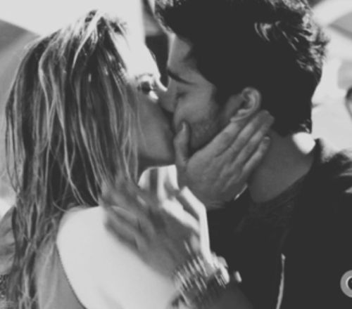Pin de Elien Pauwels en love | Besos románticos, Vale por un beso, Cuestion  de piel