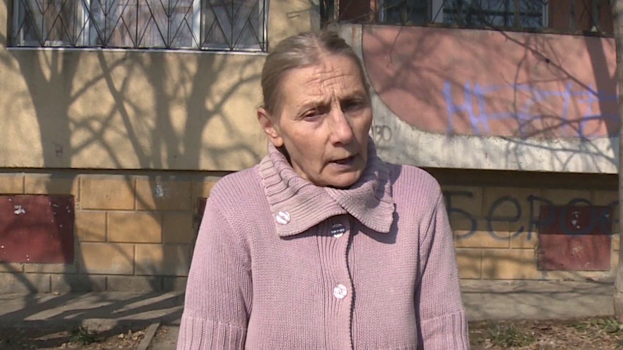 Глобиха пенсионерка, защото храни бездомни животни - ВИДЕО - Flashnews