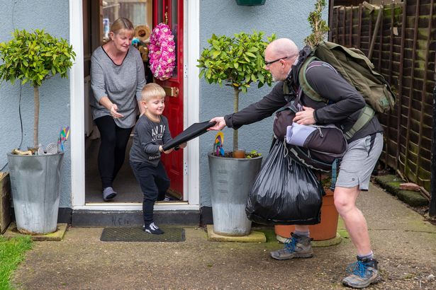 Hero teacher gives Tories a lesson in decency by delivering 7,500 meals for kids - Mirror Online