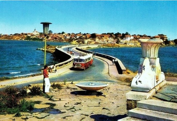 Спомени от соца: Някога този ФОТОС е украсявал почти всеки български дом.  Вижте защо!