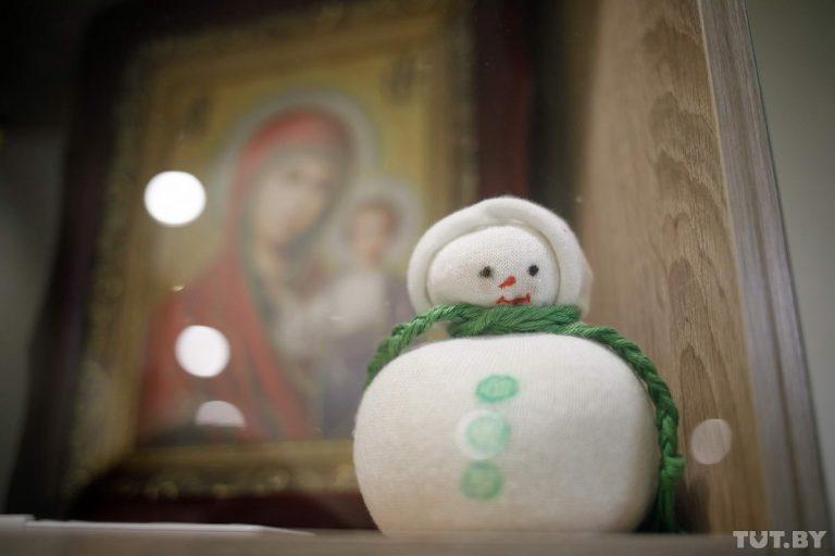 4-летний мальчик, больной раком, сам делал игрушки, чтобы накопить денег на лечение