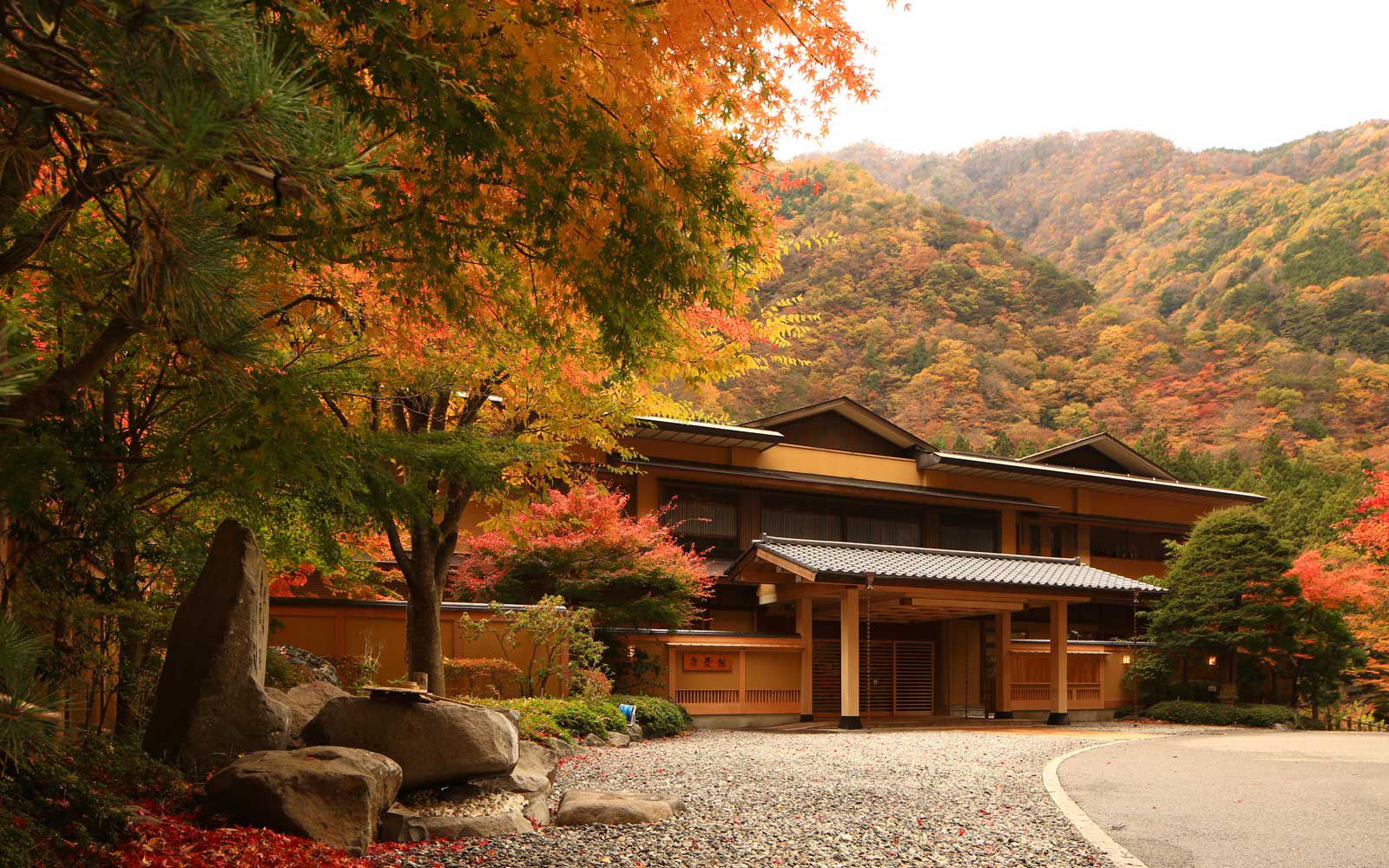 The World's Oldest Hotel Has Been in the Same Family for 52 Generations