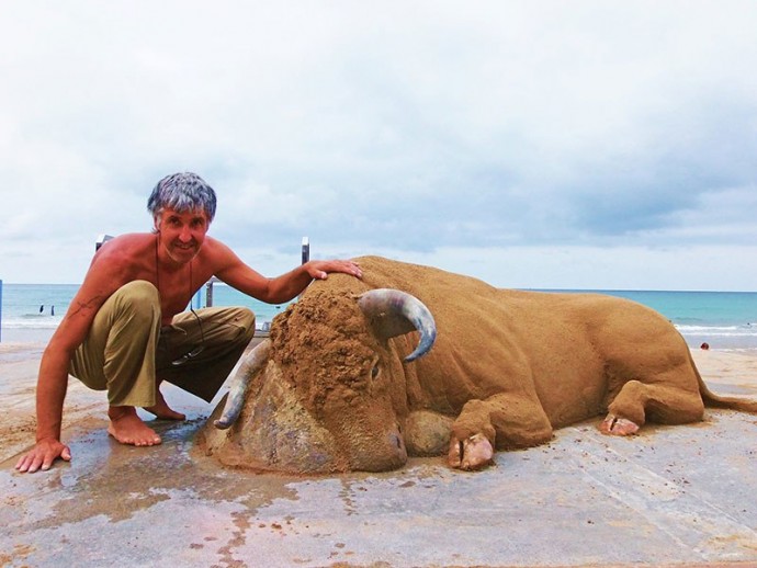 artist-creates-incredibly-detailed-sand-sculptures-that-look-like-real-animals-and-these-are-some-of-his-best-creations-02
