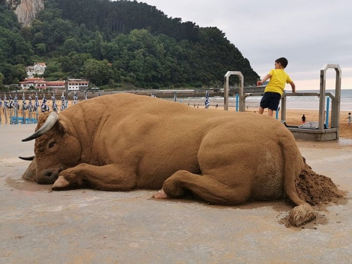artist-creates-incredibly-detailed-sand-sculptures-that-look-like-real-animals-and-these-are-some-of-his-best-creations-03
