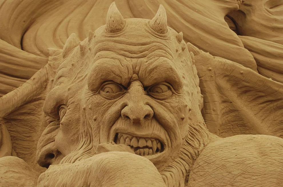 Sensational Sand Sculptures: From Creative Castles to Adorable Dragons [47  PICS]
