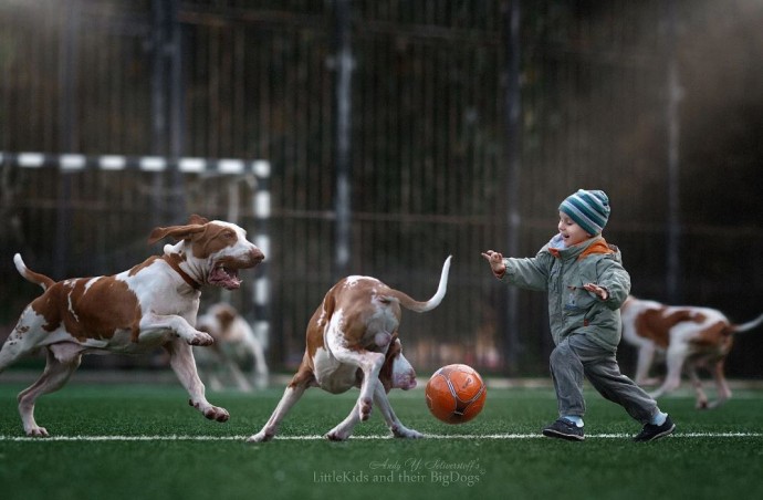 adorable-photo-series-shows-the-bond-between-little-kids-and-their-big-dogs-01-1