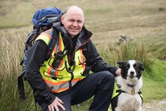 Raph O'Connor with is Collapsed Structure Dog Floss