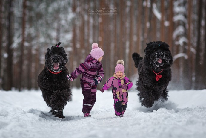 photographer-captures-the-beautiful-bond-between-children-and-their-big-dogs-11