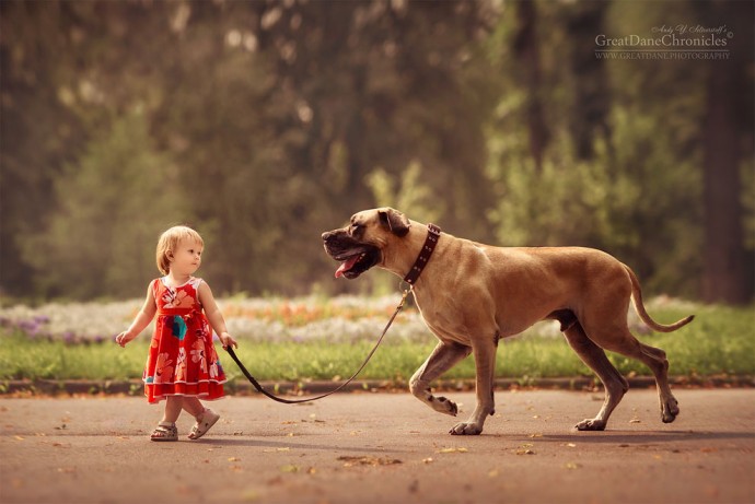 photographer-captures-the-beautiful-bond-between-children-and-their-big-dogs-20