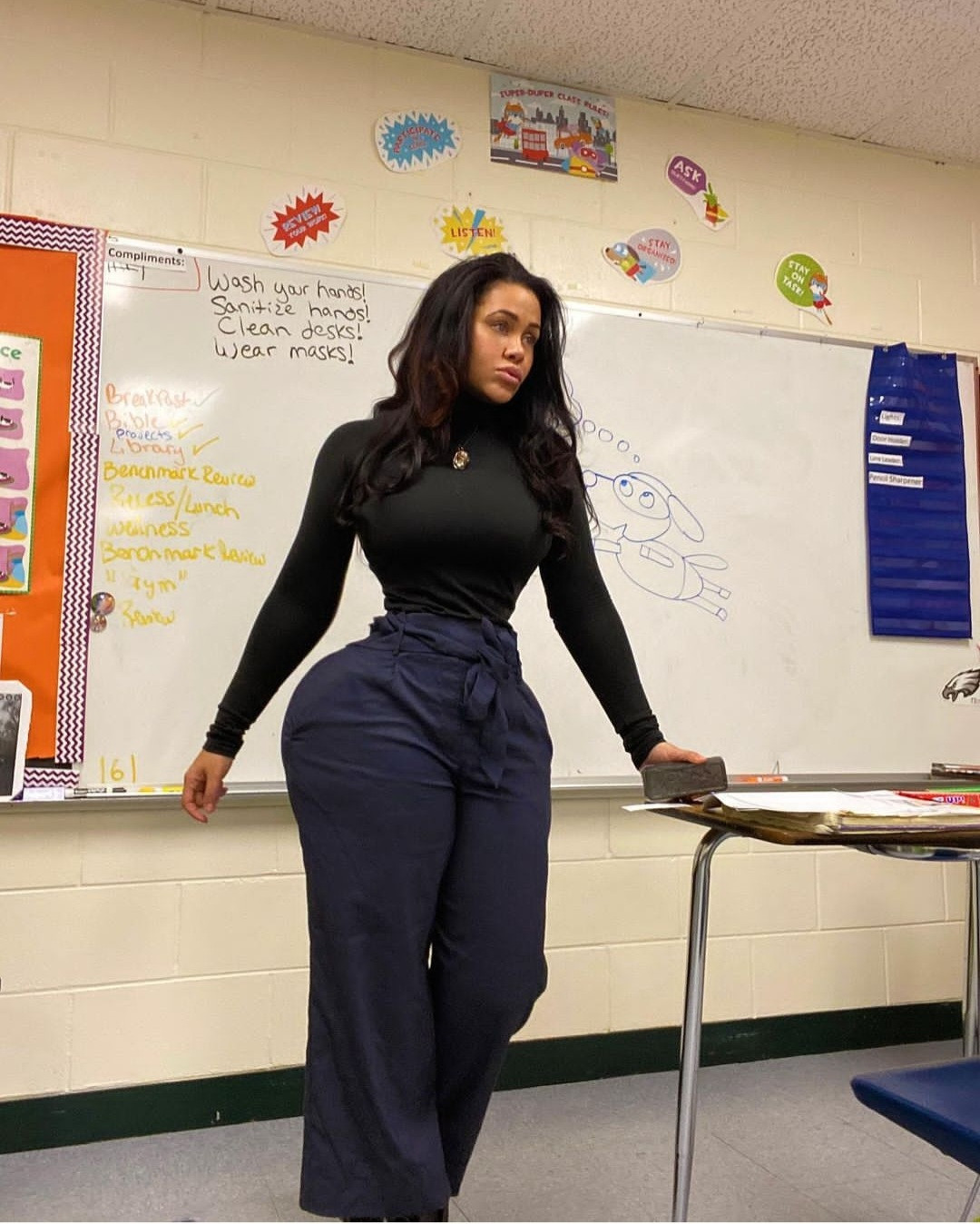 Art teacher under fire for voluptuous curves as parents accuse her of being  a distraction - Naija Premium Gist