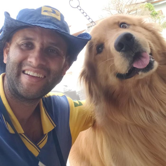 mailman-takes-adorable-selfies-with-every-animal-he-befriends-at-work-09