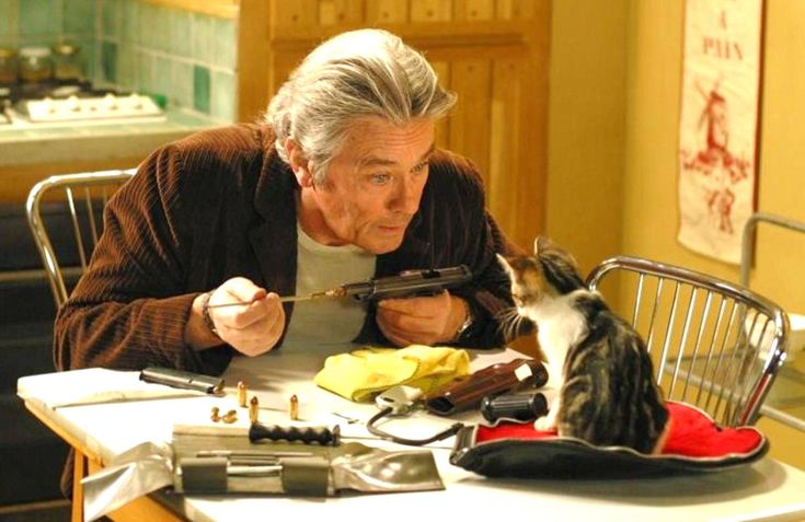 Alain Delon et son Chat ... | Delon, Amie pour la vie, Alain delon